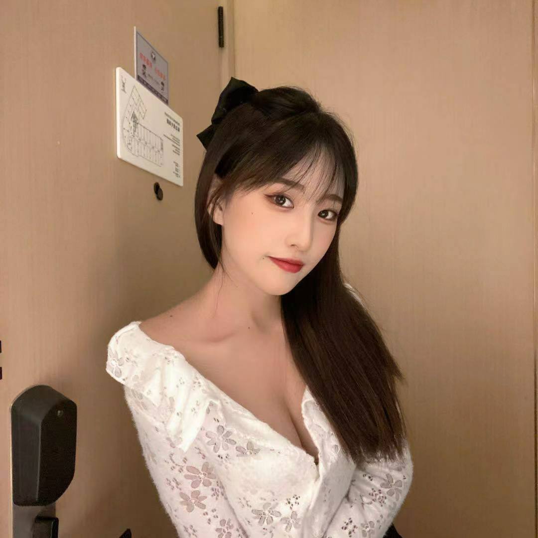 举着香腿香脚狠狠压着她，真爽