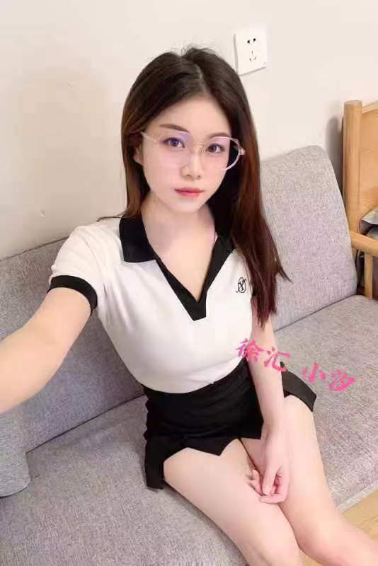 人很热情开放，胸大臀翘