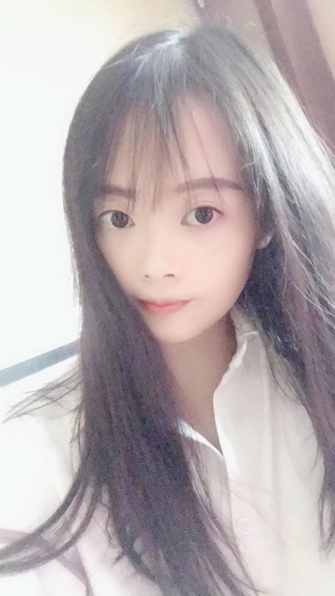 可爱的白虎妹子