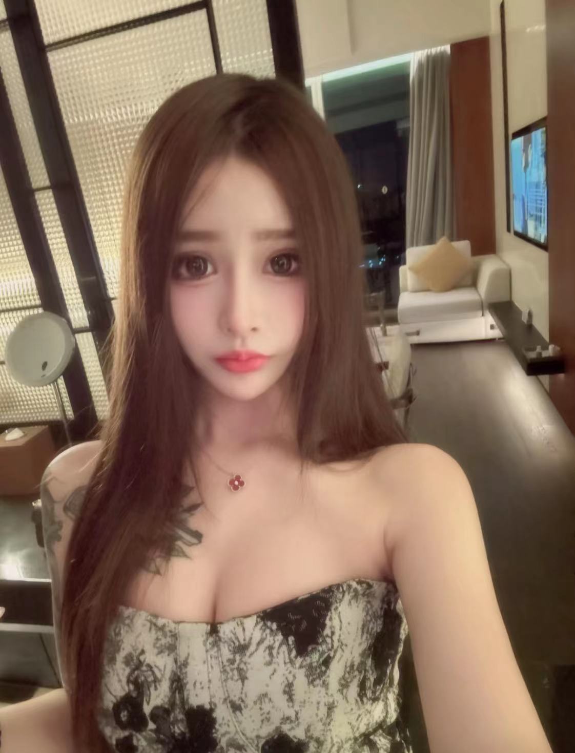 身材超赞的小姐姐