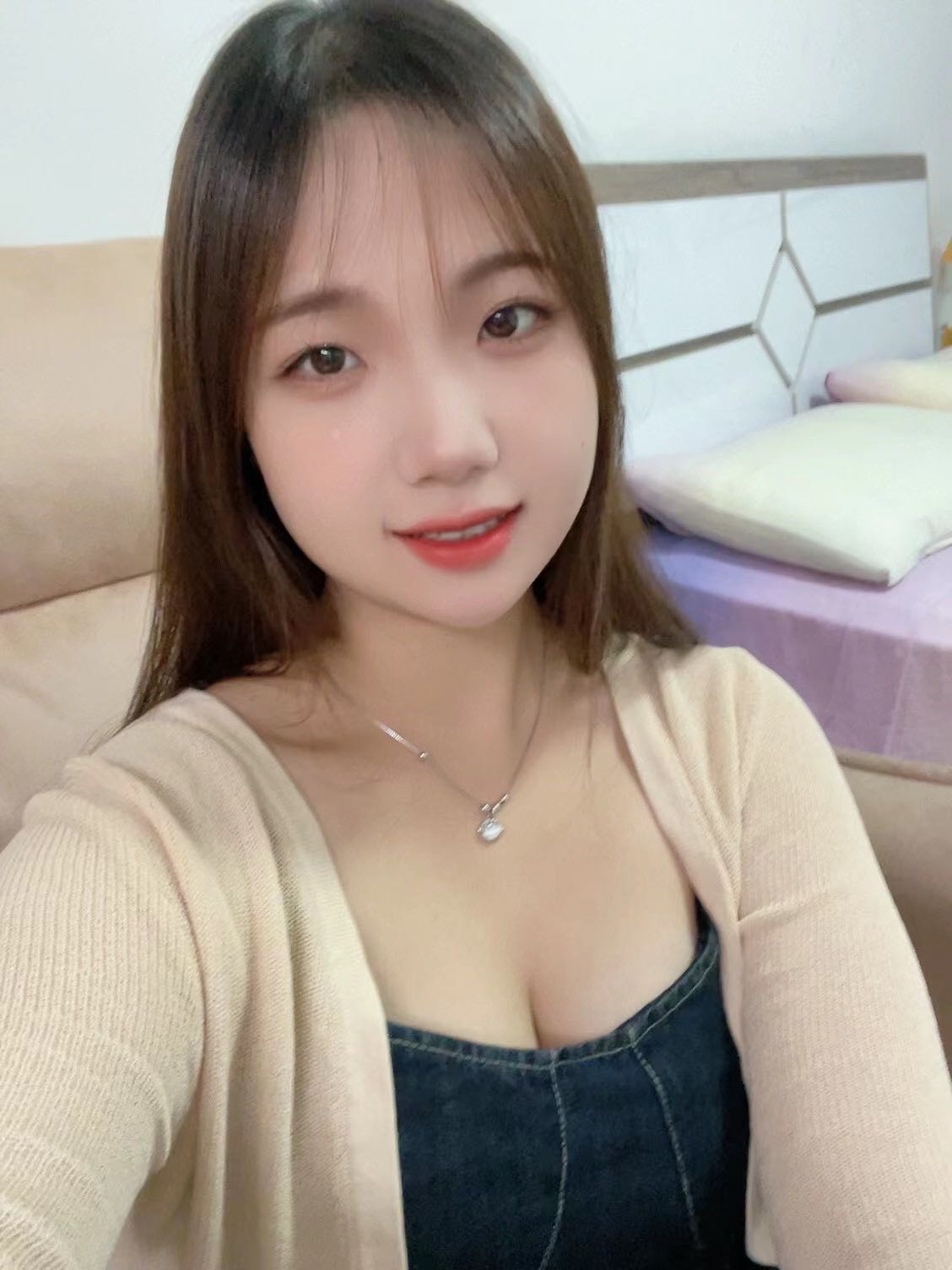 非常漂亮热情19岁小可爱