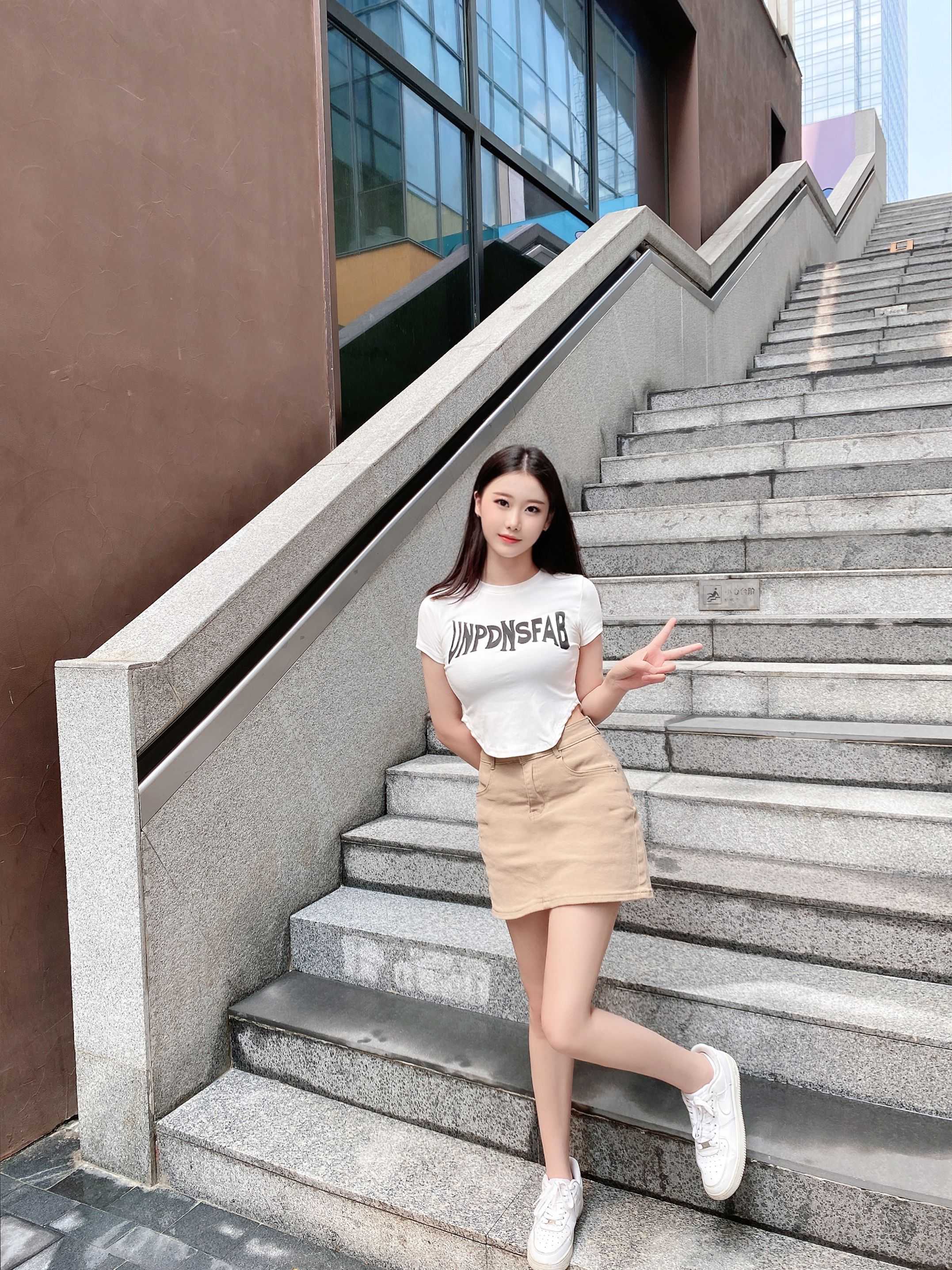 温柔前凸后翘的妹子