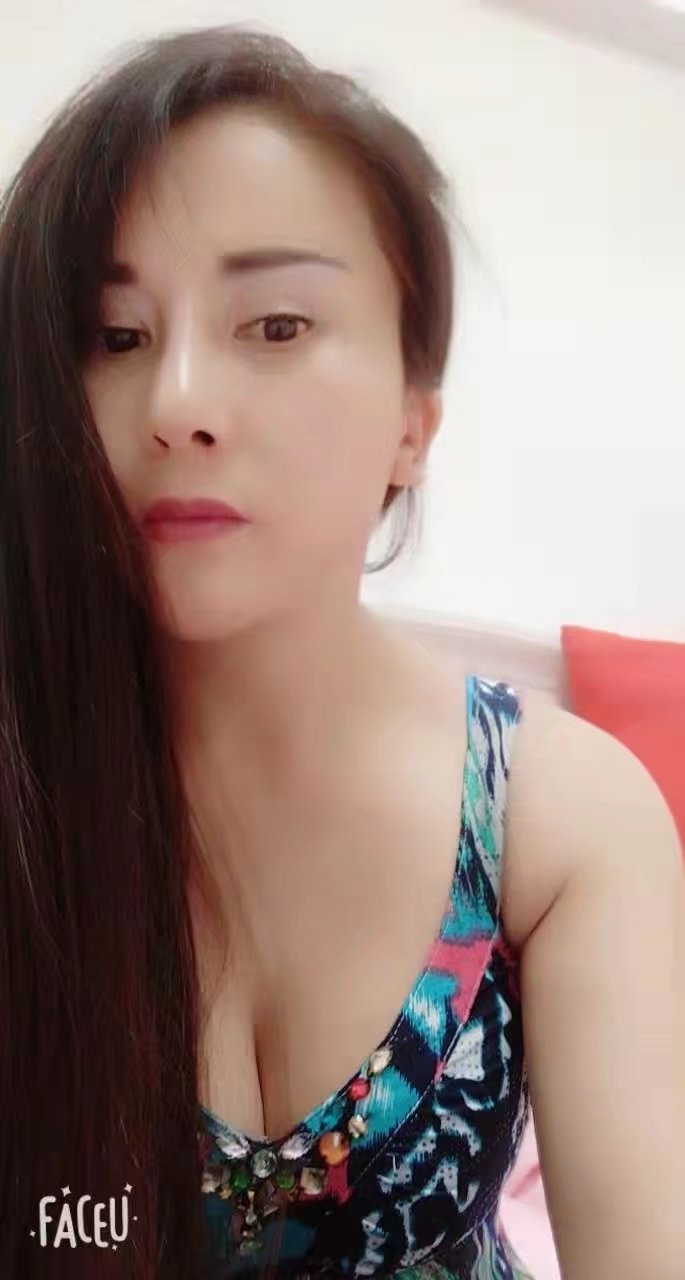 小姐姐自己的公寓，环境好，很温馨。配合度也很棒，不机车。到时提前联系