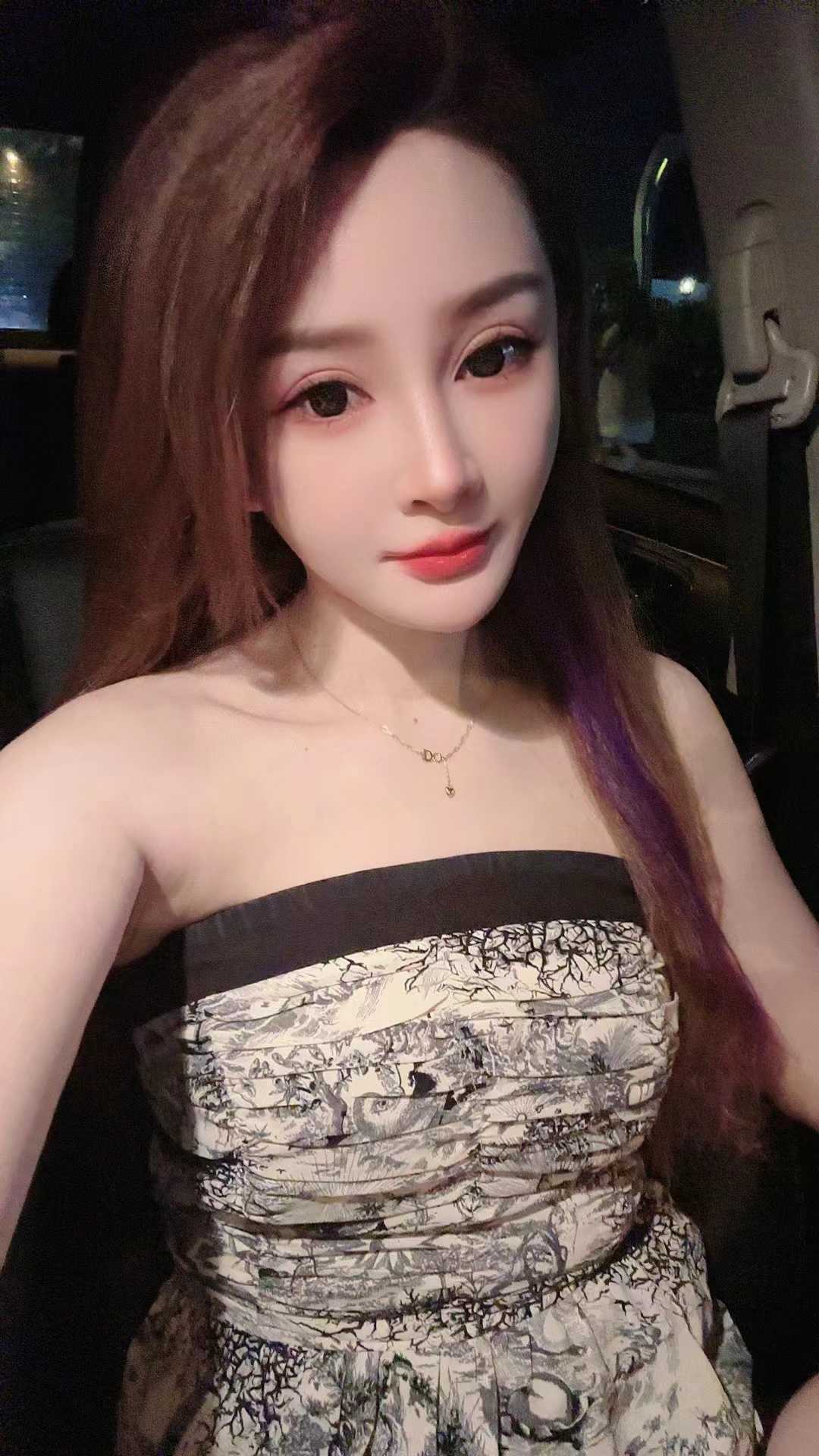 丰满有料的小姐姐