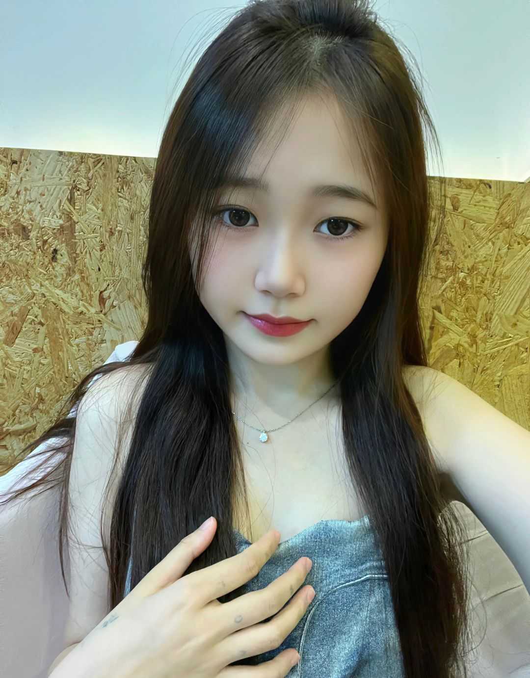 18岁年轻妹子真的试试