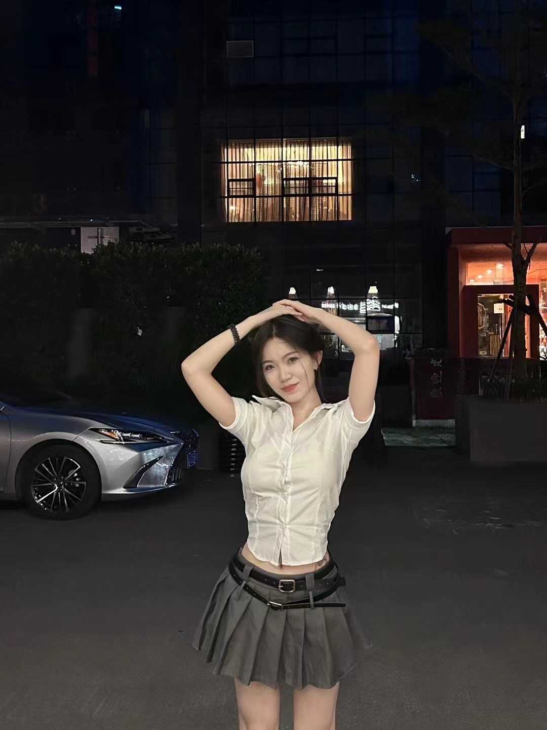 服务很认真，极品嫩妹