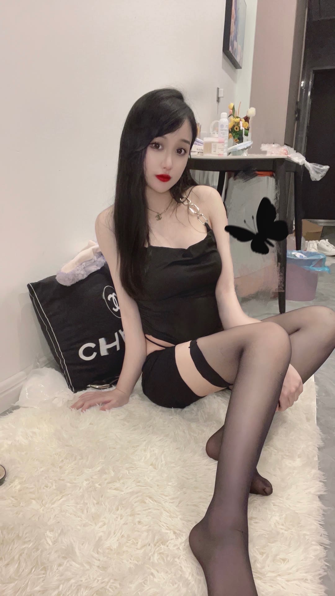 大胸jk嫩妹，各种丝袜道具都有