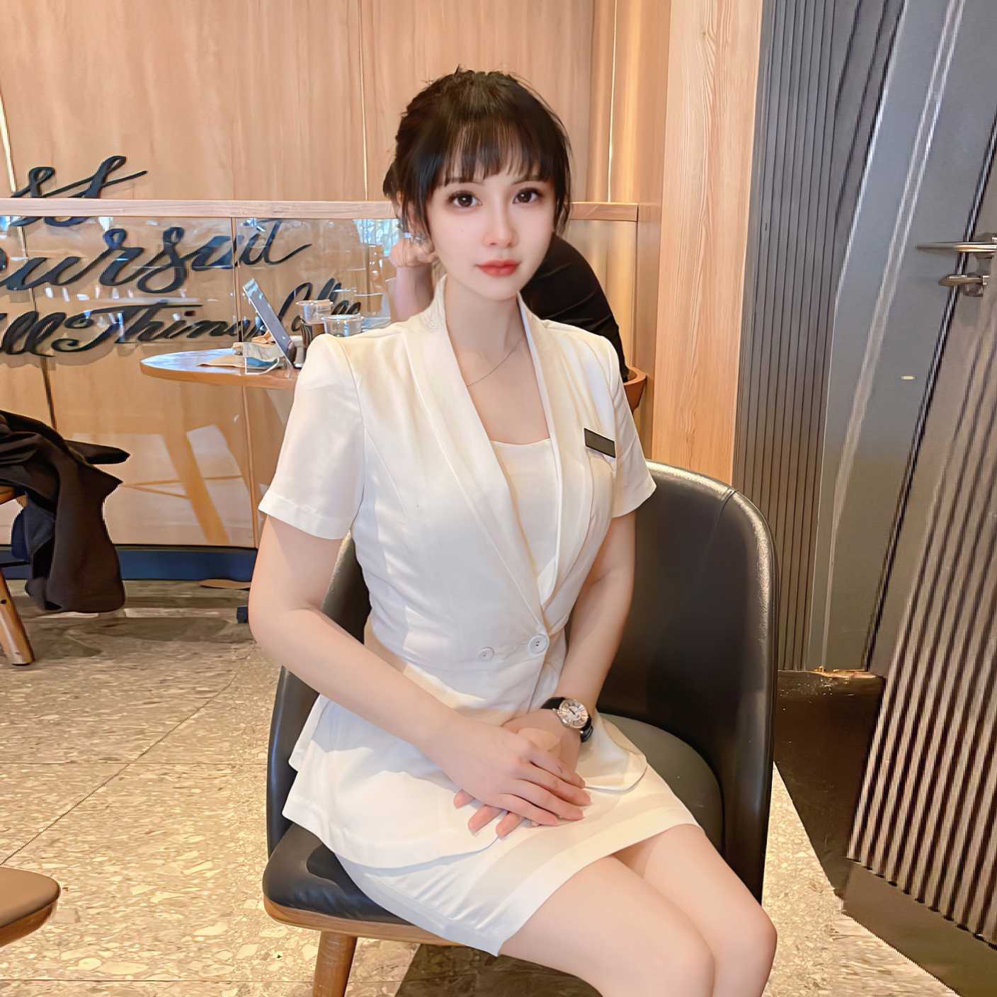 顾问漂亮小姐姐