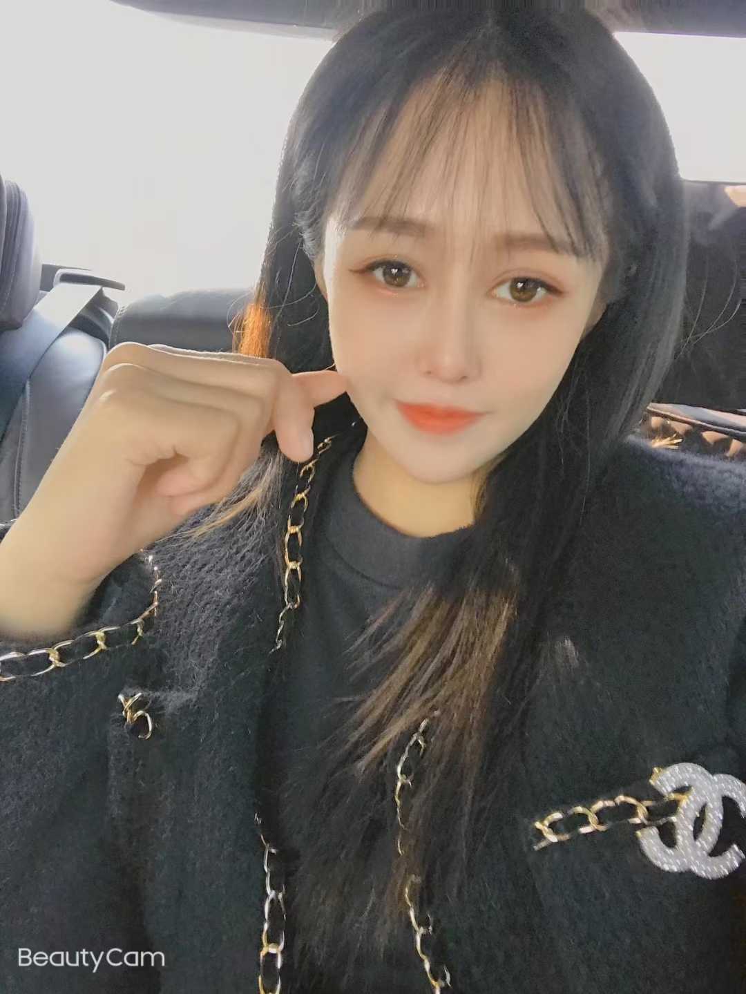 分享e胸妹子，会玩活好