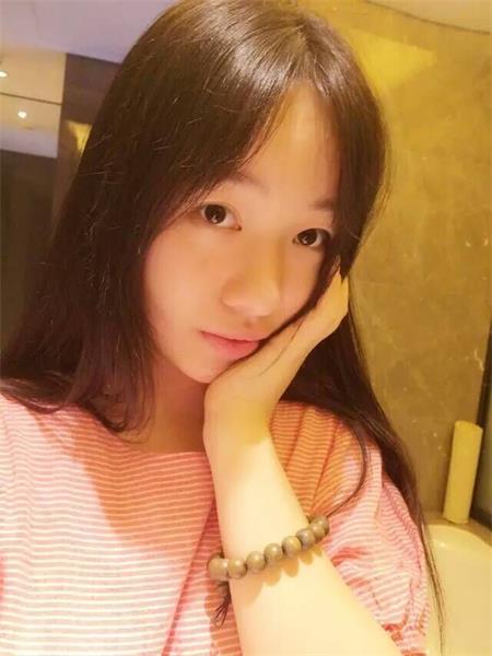 高性价比年轻妹子