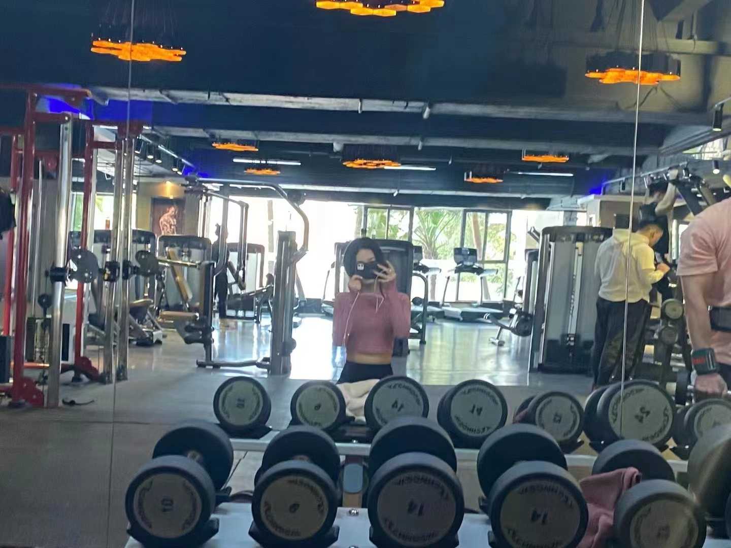 姿势配合，一个字爽