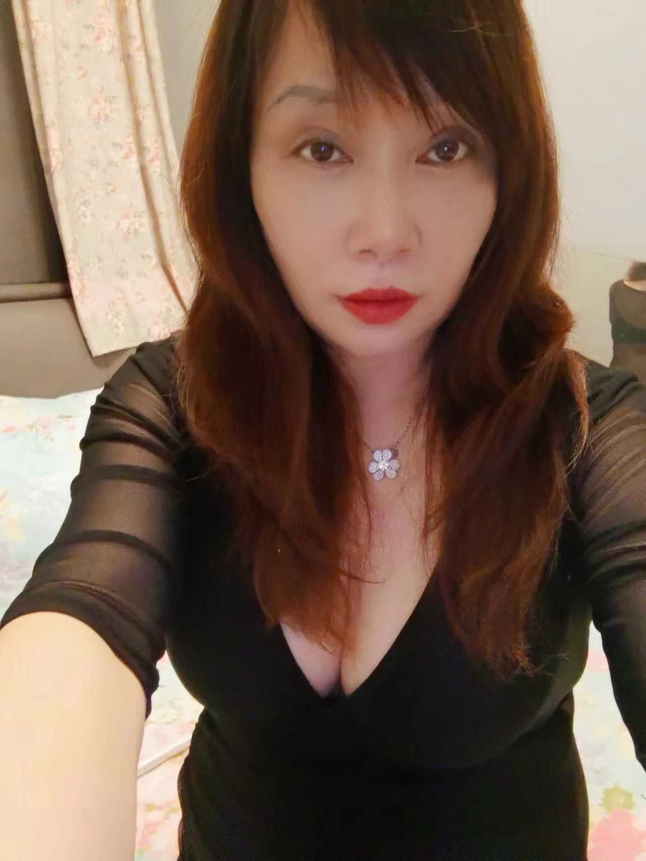 胸很滑的优质少妇一枚