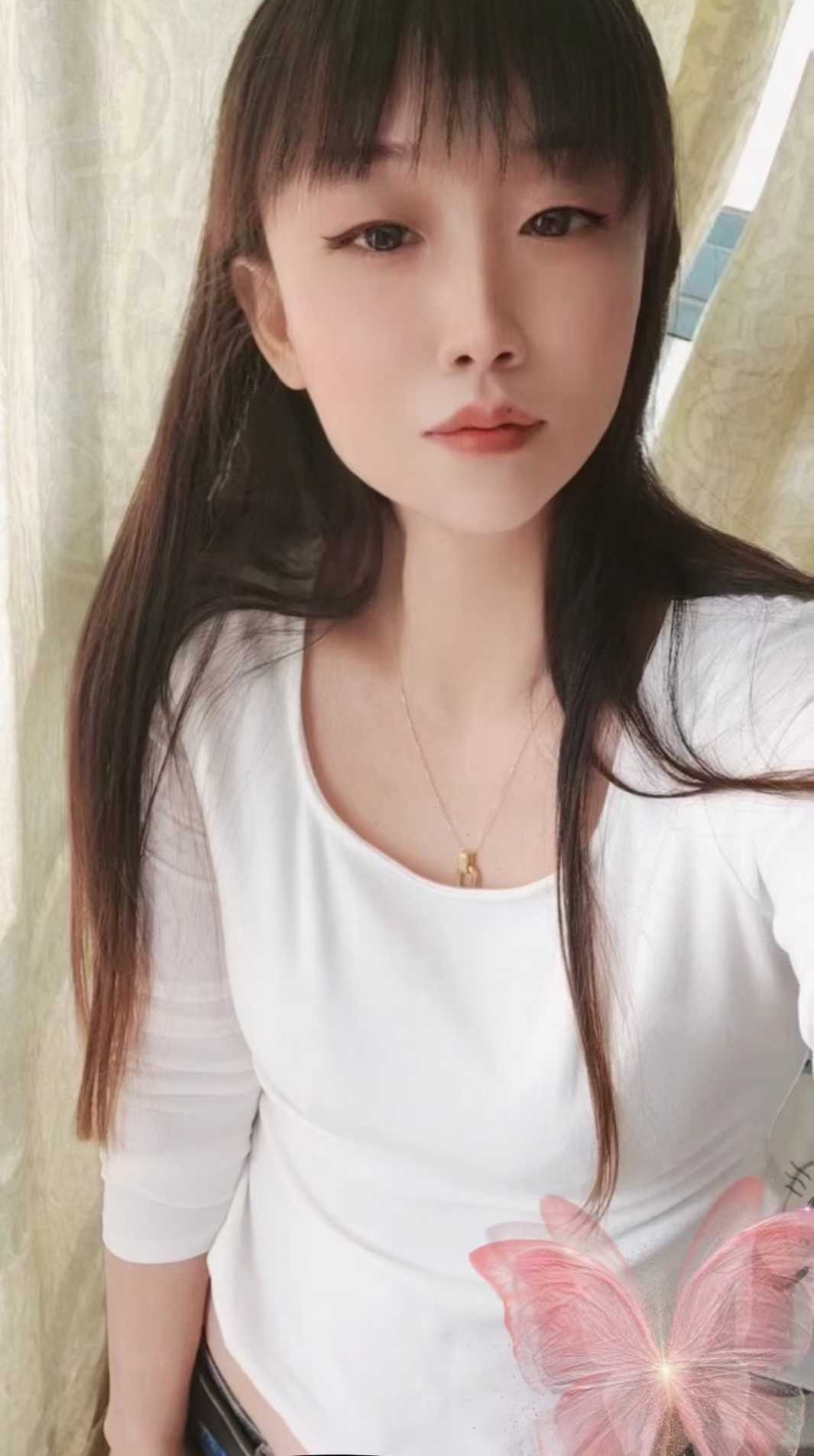 体验角色扮演美妇