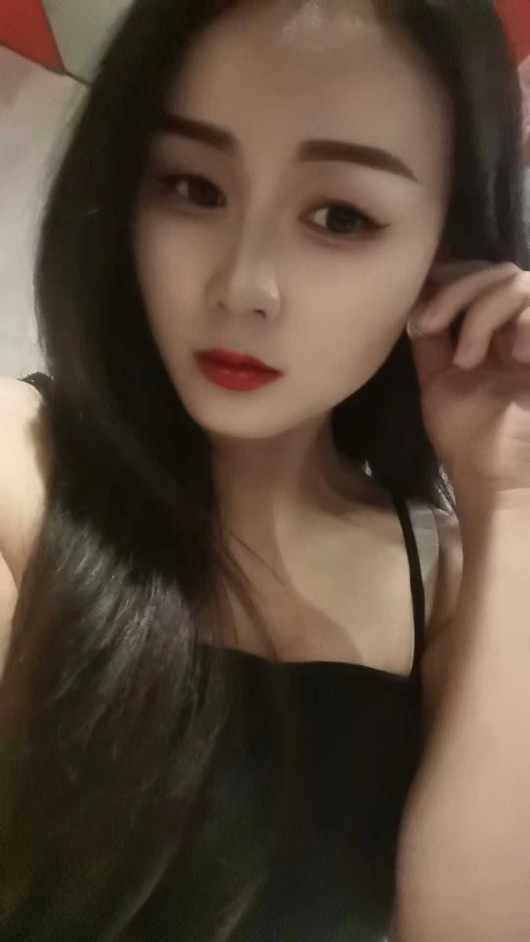 长腿美女朵儿营业中