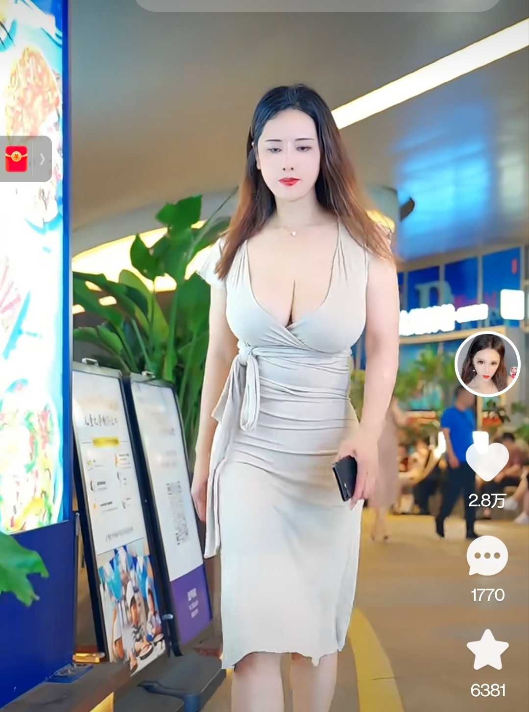 一路向西妹子，胸巨大