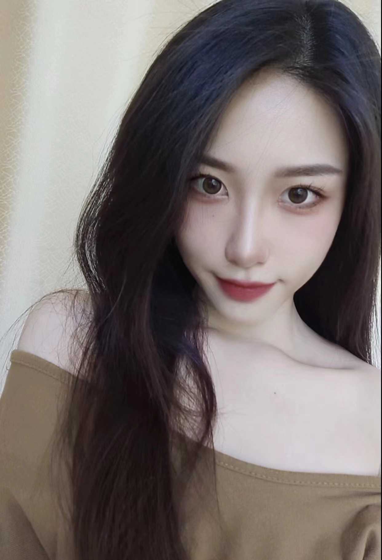 态度好不高冷 偏御姐型