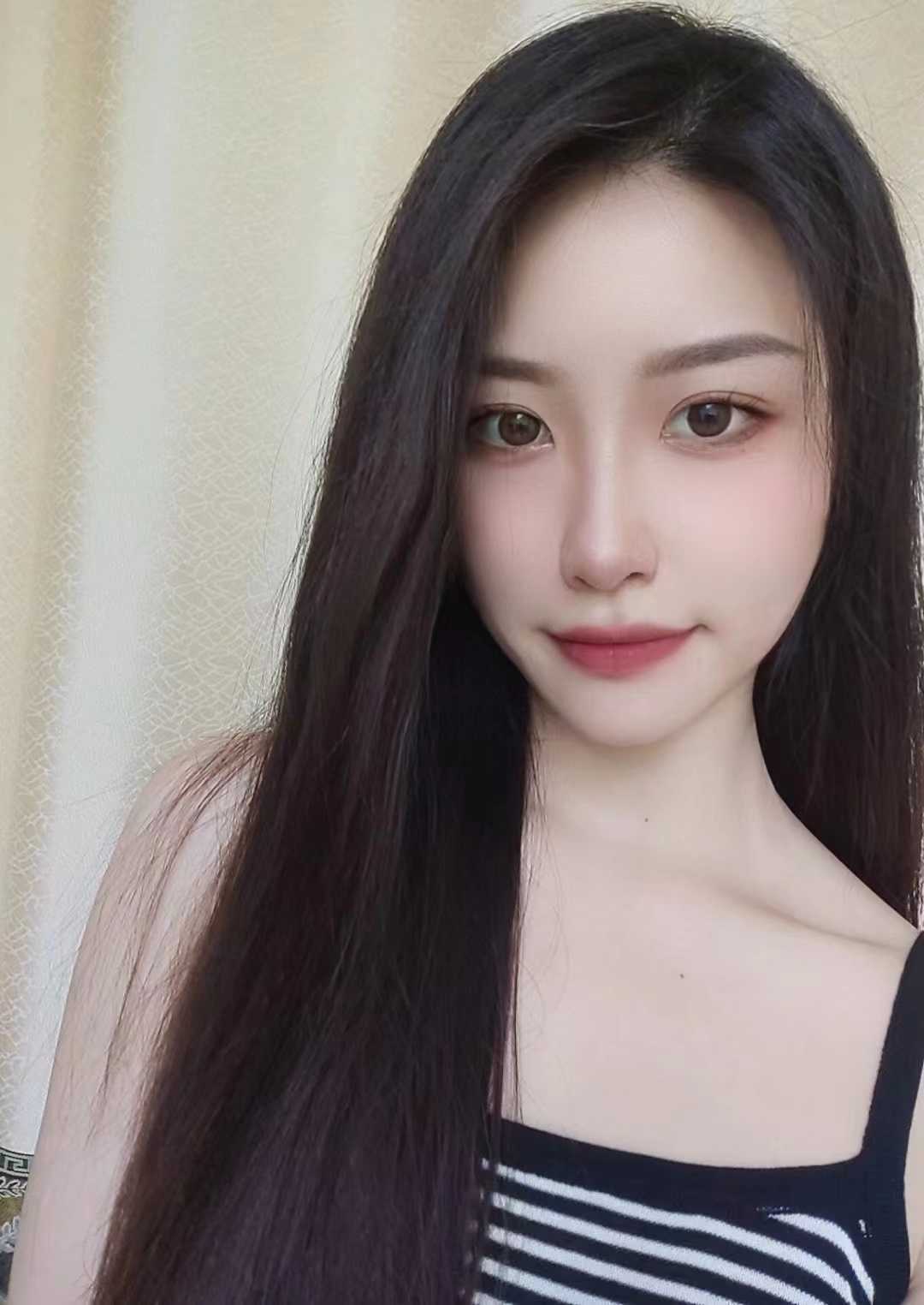 态度好不高冷 偏御姐型