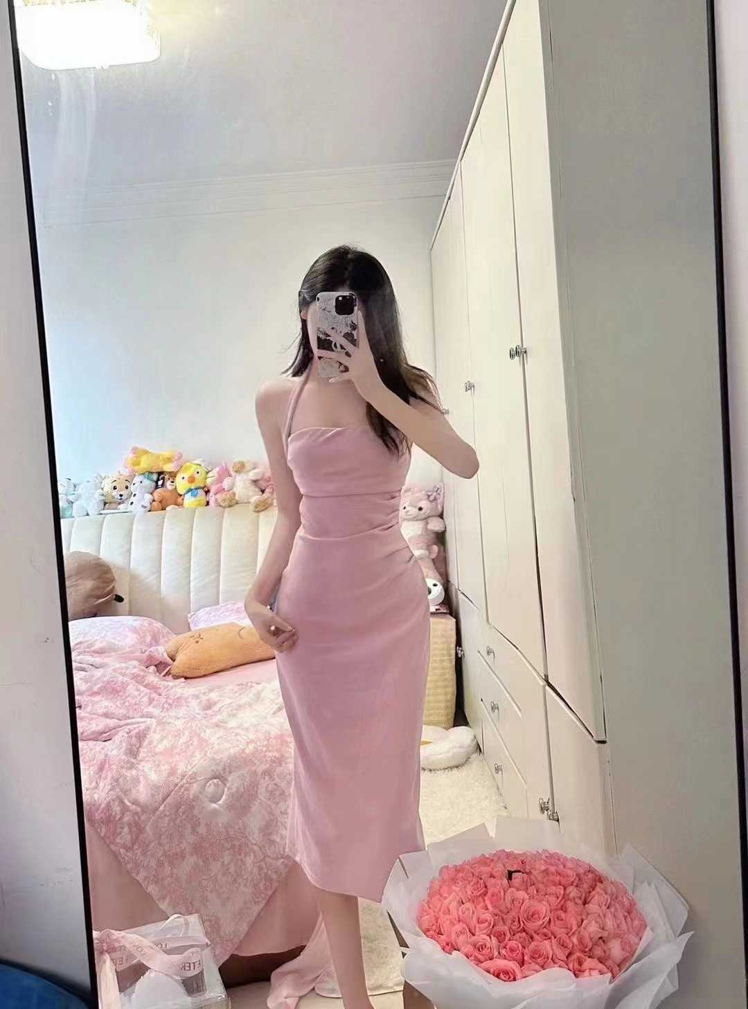 年轻有颜值身材好