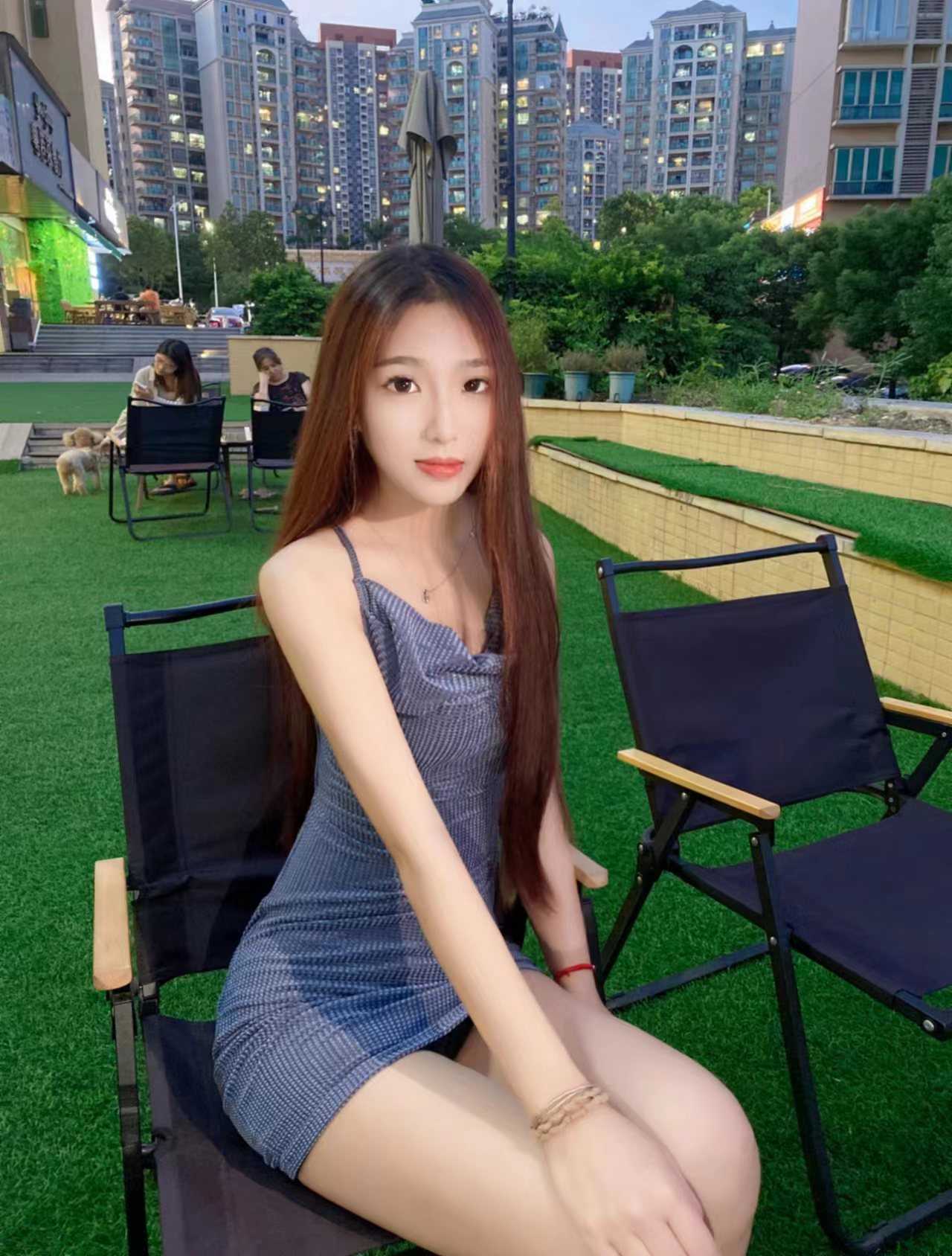 娇滴滴的小美女哦