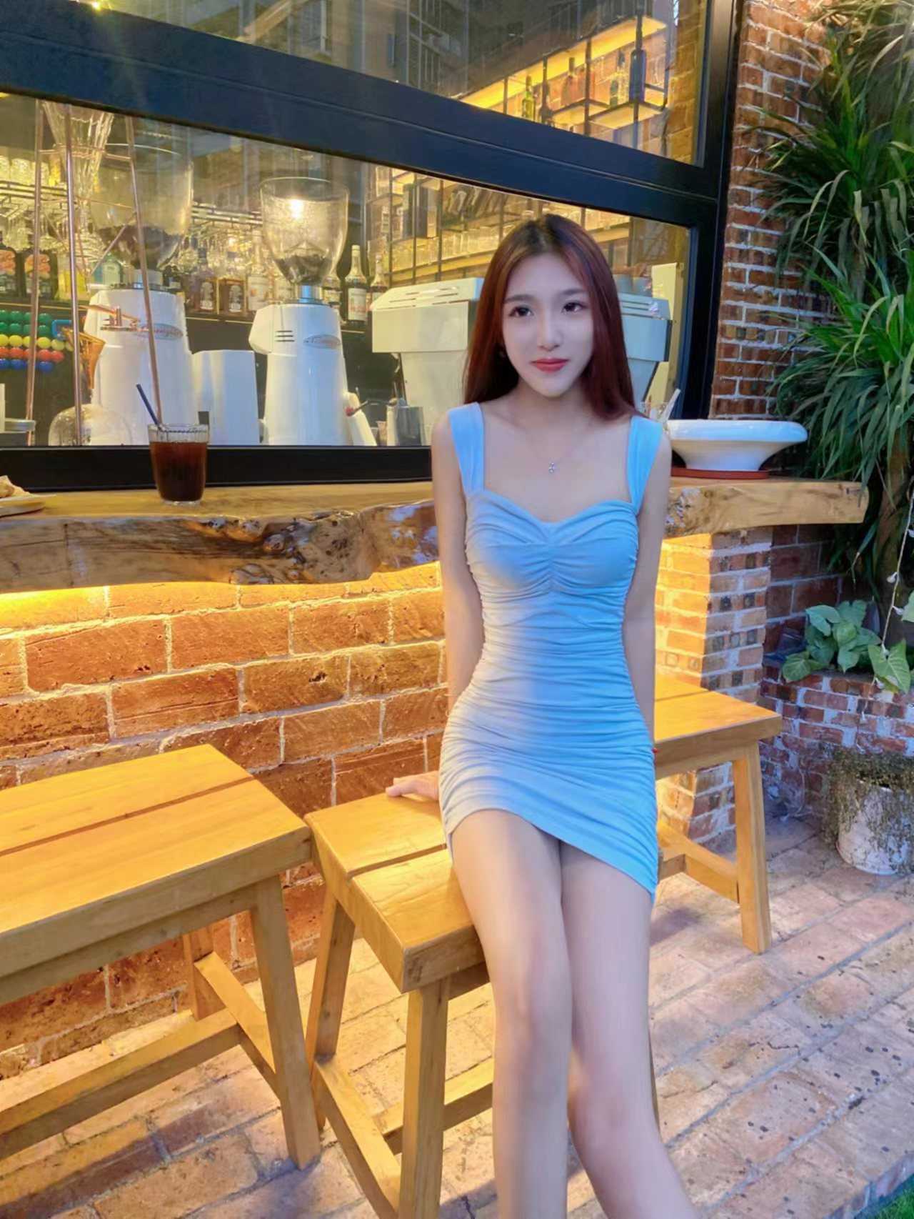 娇滴滴的小美女哦