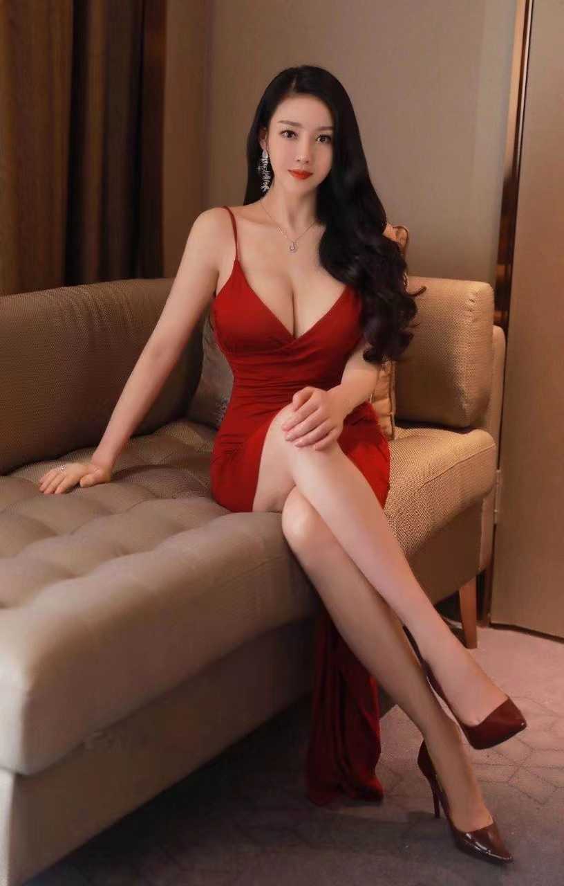 美丽大胸美女值得试试