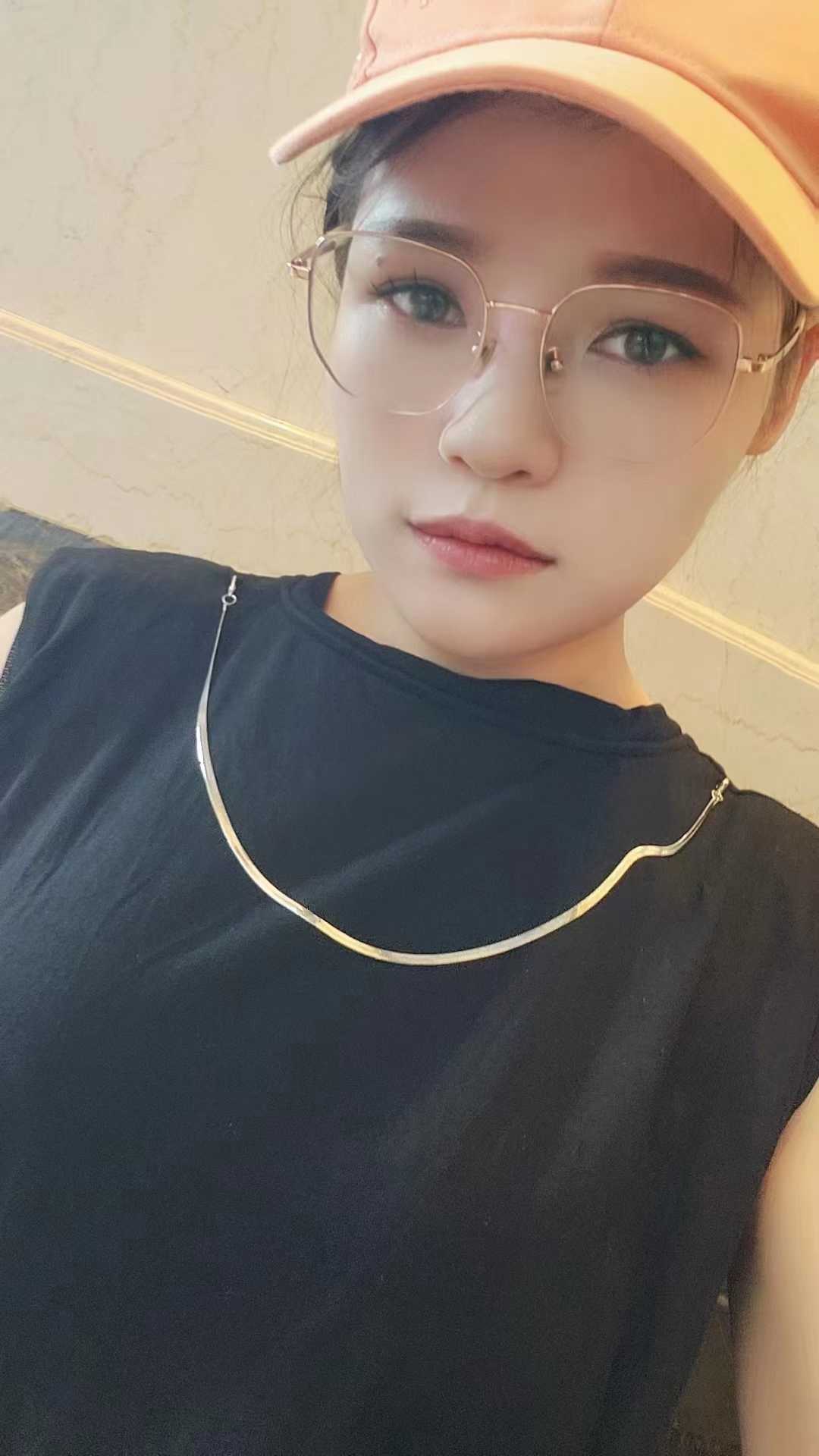 有点小微胖的妹妹