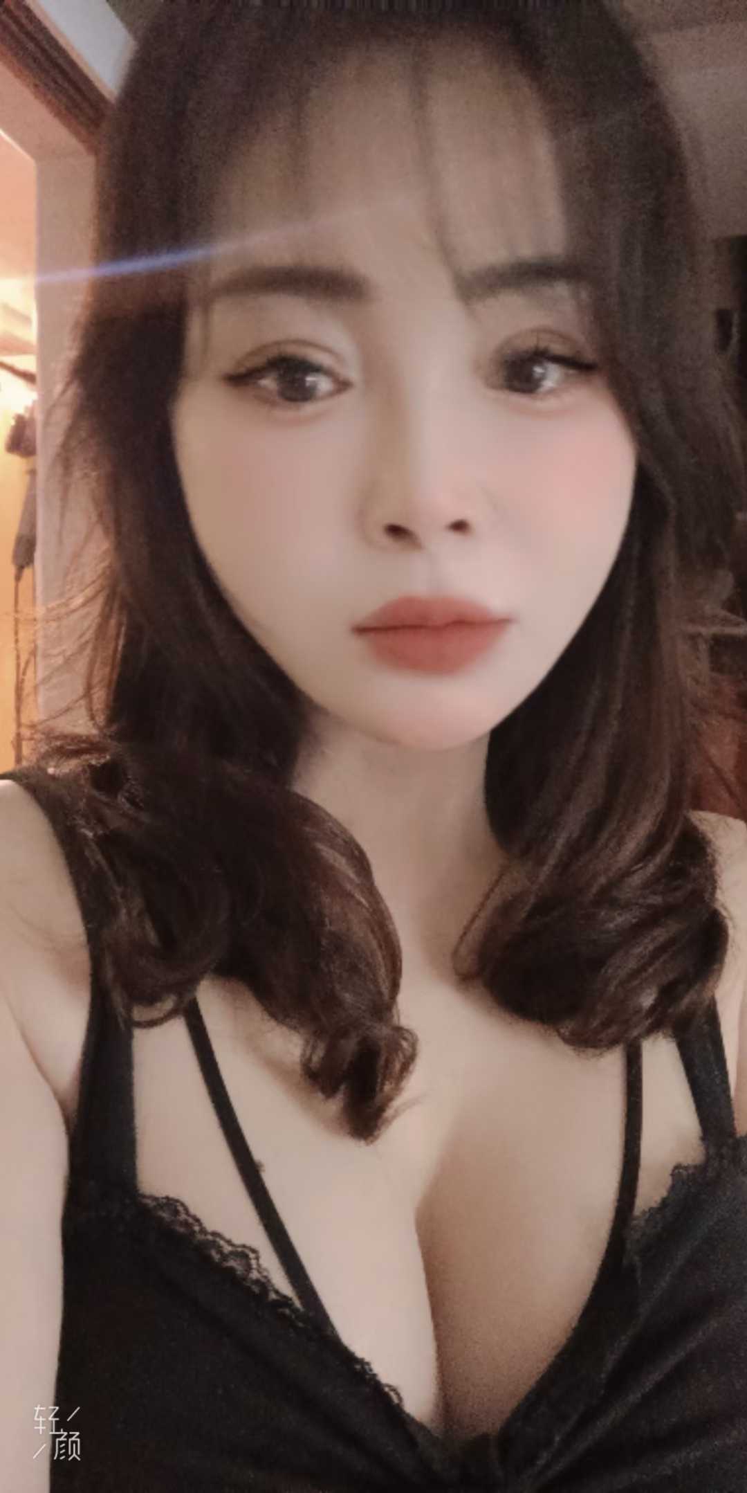 九龙山地铁站少妇泄火首选