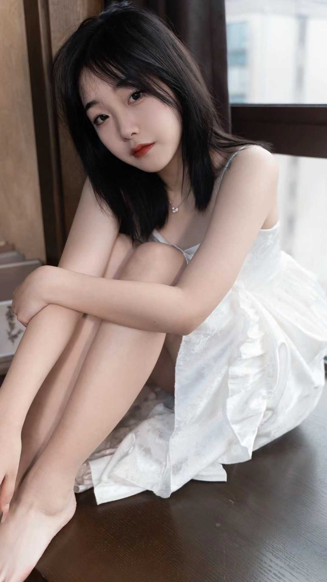 00后超级水嫩的小姐姐