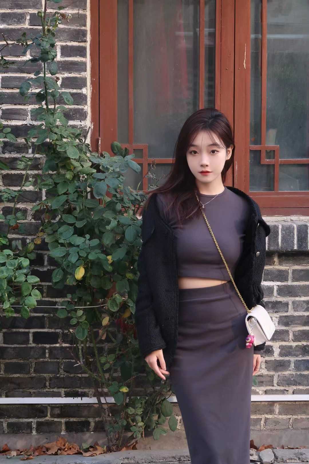 00后超级水嫩的小姐姐