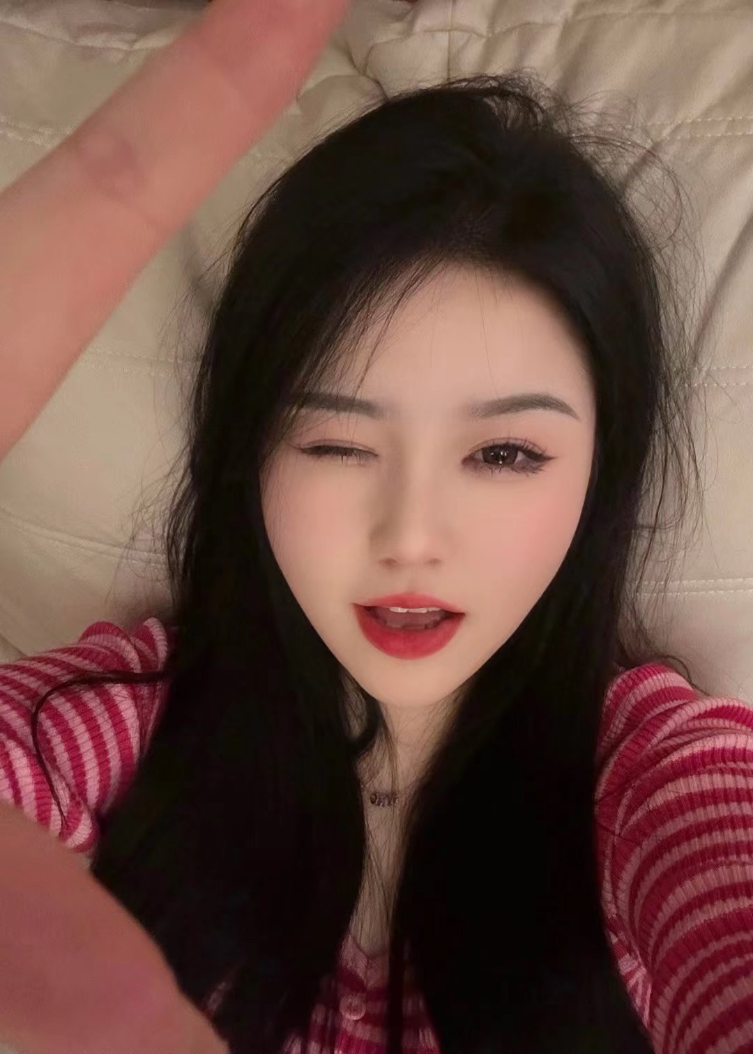 身材绝佳的小美女