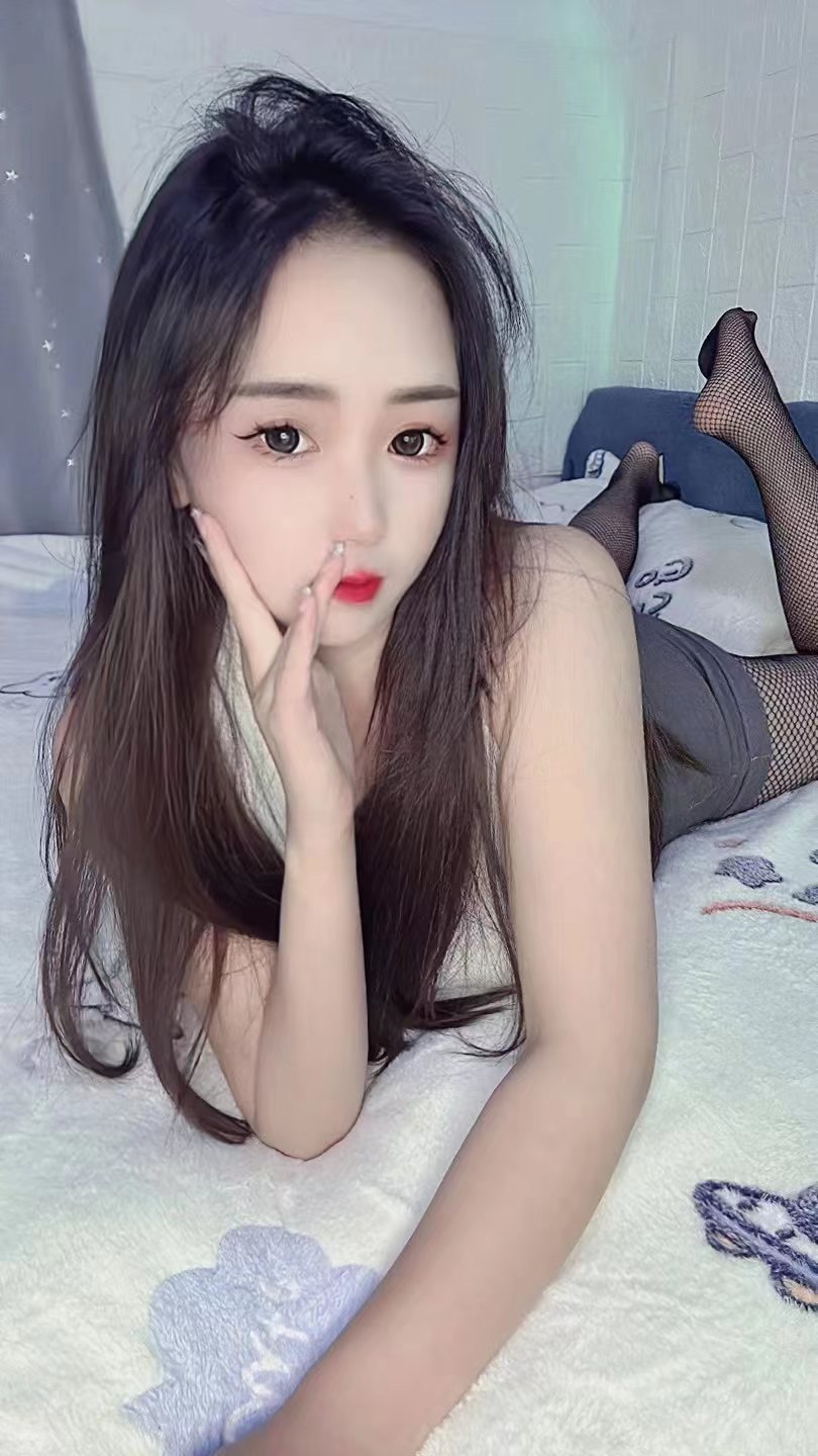 颜值可爱胸很大的小姐姐