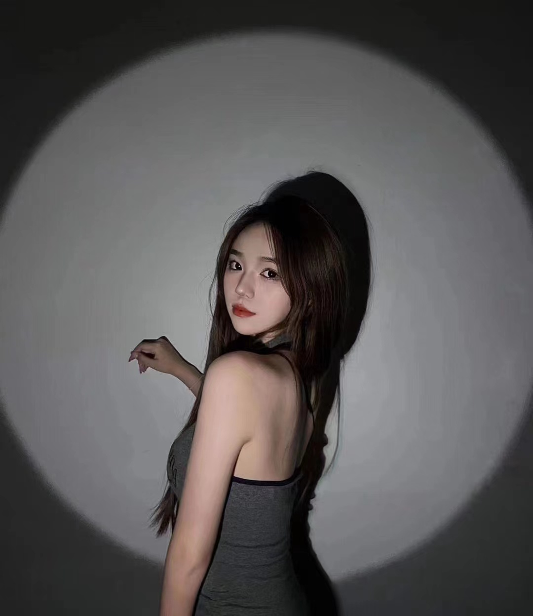 超级有颜值的年轻美女