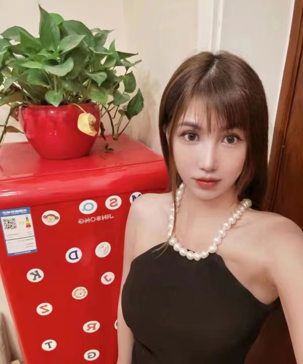 美丽，身材好