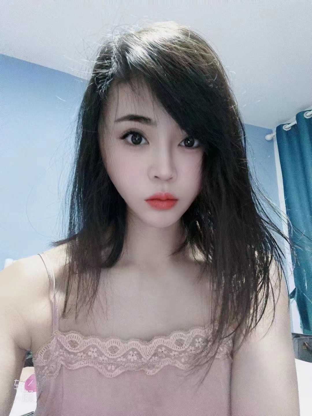 身材服务很棒的妹子