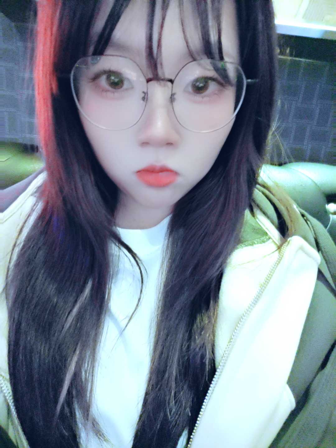 小姐姐本人跟照片无异，一模一样