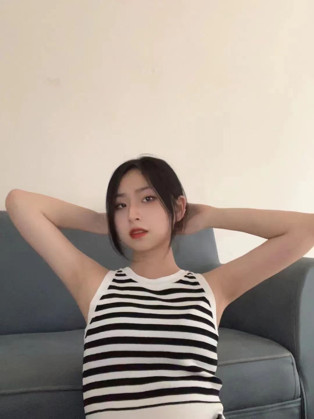 年轻貌美的小姐姐一枚