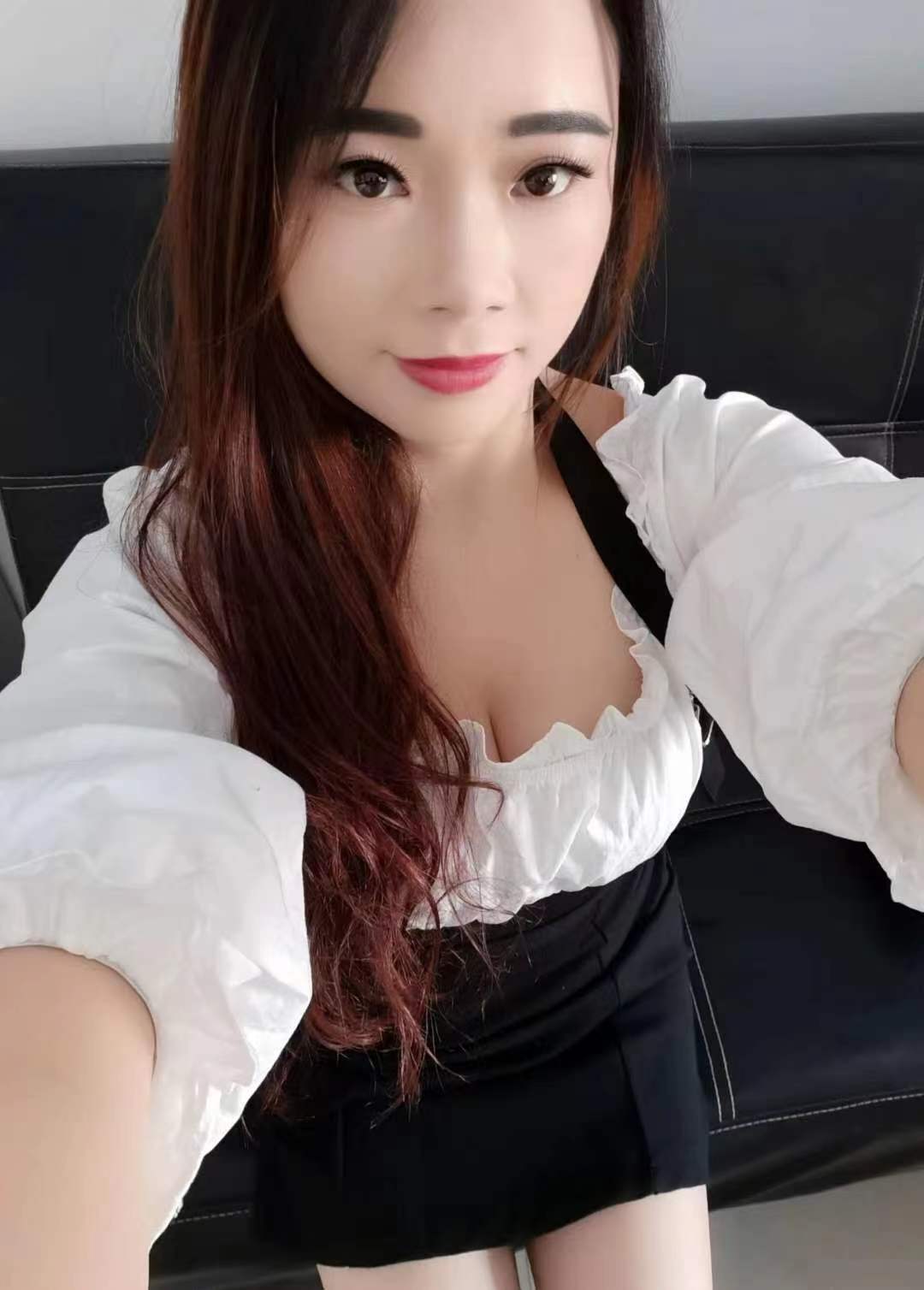 身材姣好的小美女