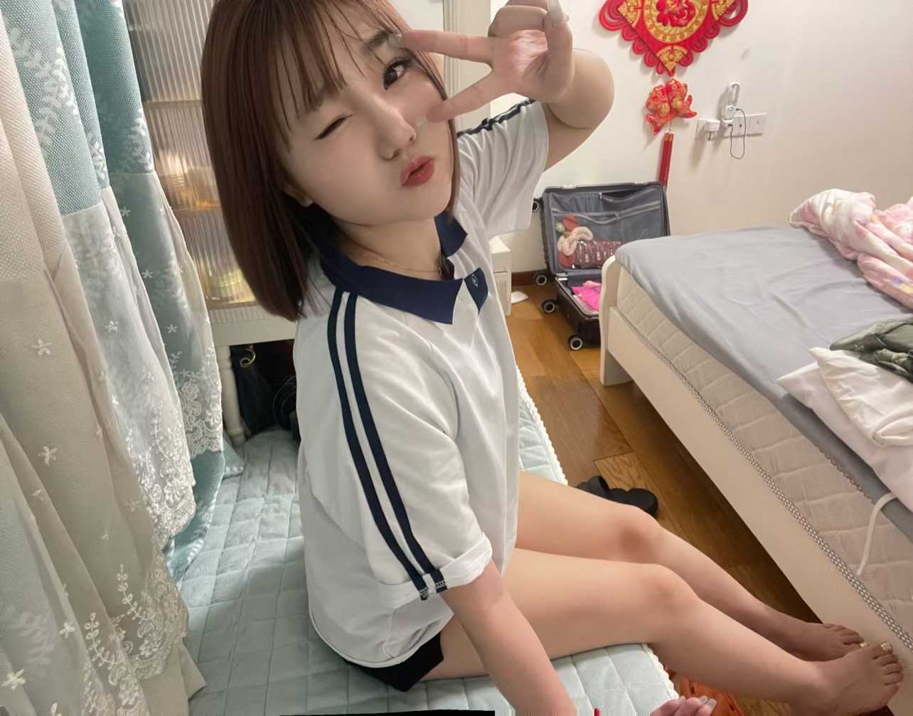 健谈不冷场，小姐姐热情好客