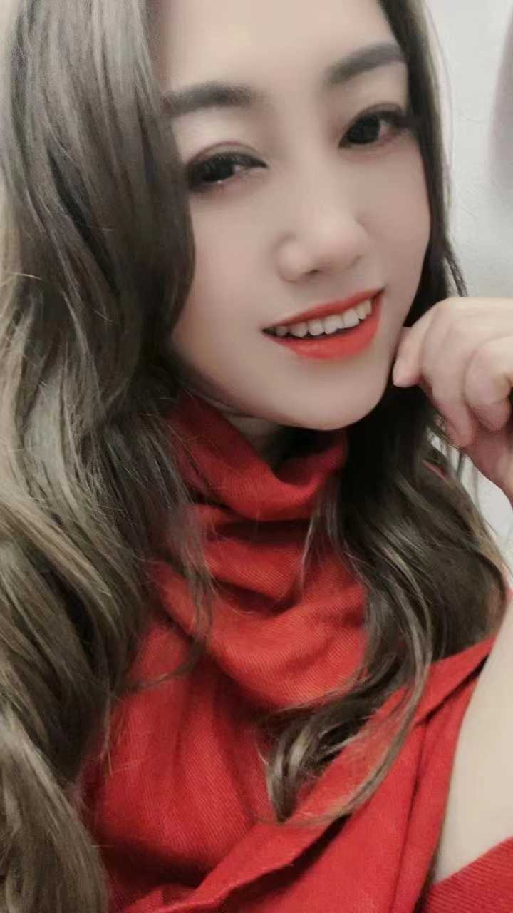 胸很大的美女一位