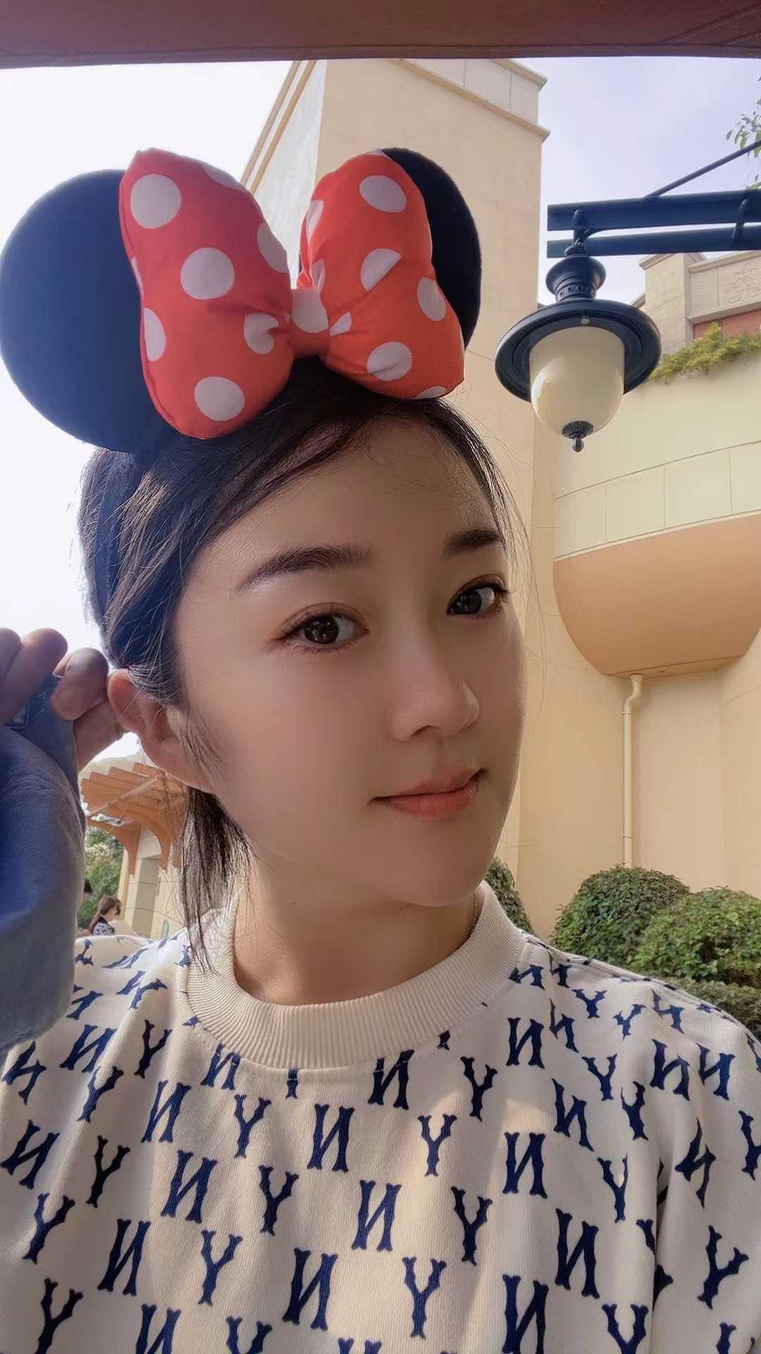 价格合适颜值身材很不错