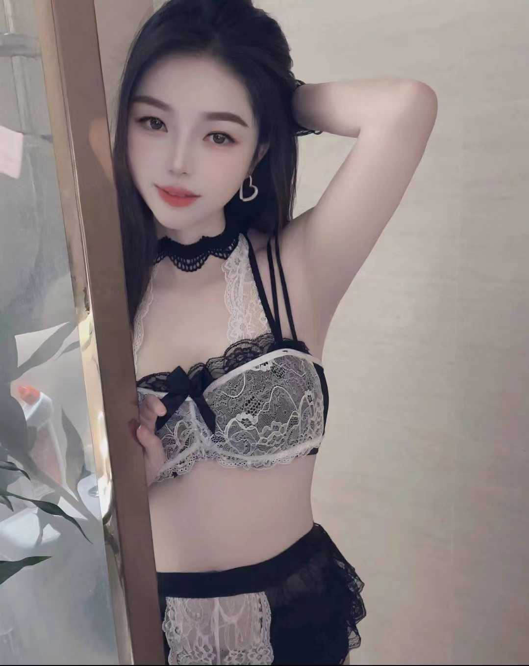 小姐姐态度身材很不错