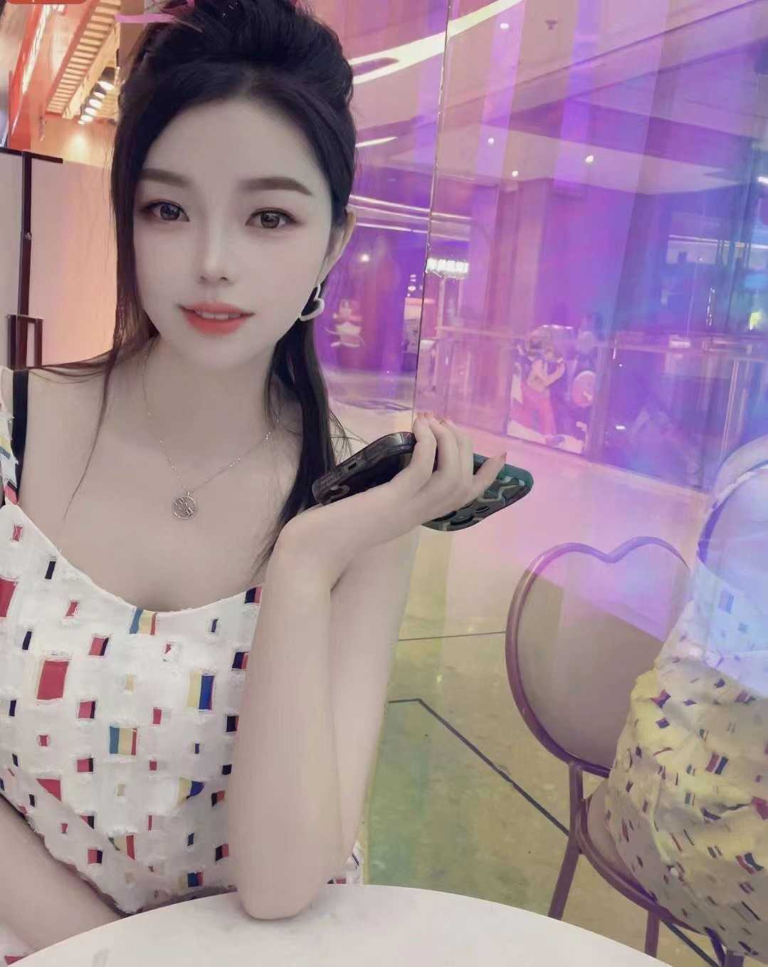 小姐姐态度身材很不错