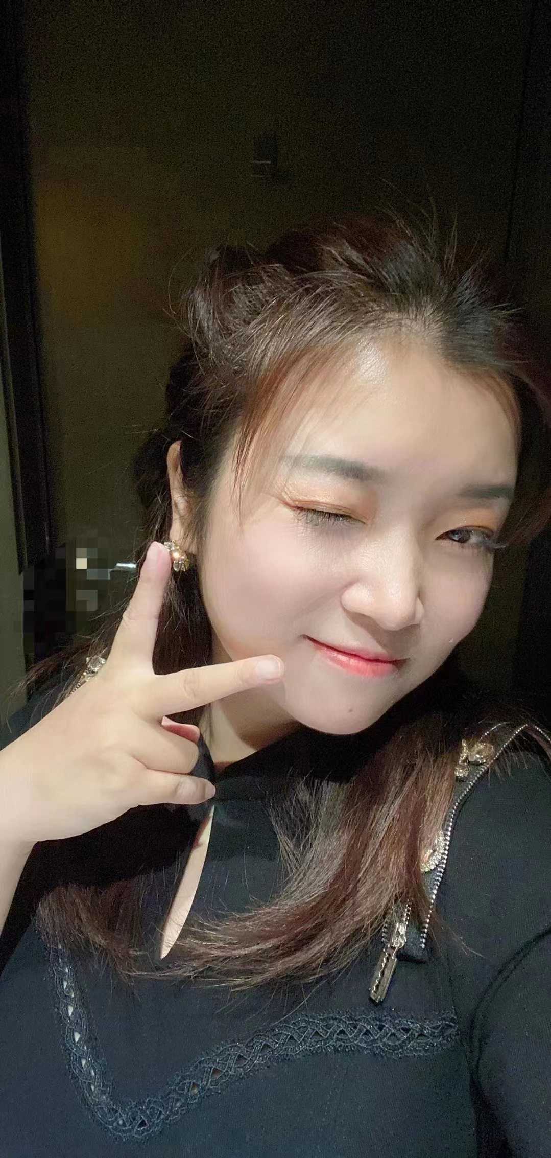 身材凹凸有型胸大