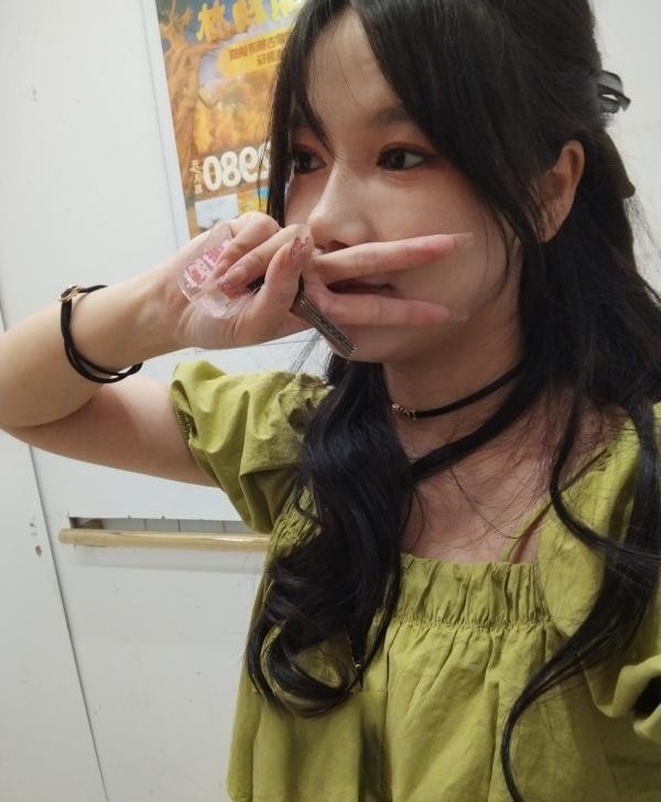 颜值在线的小姐姐