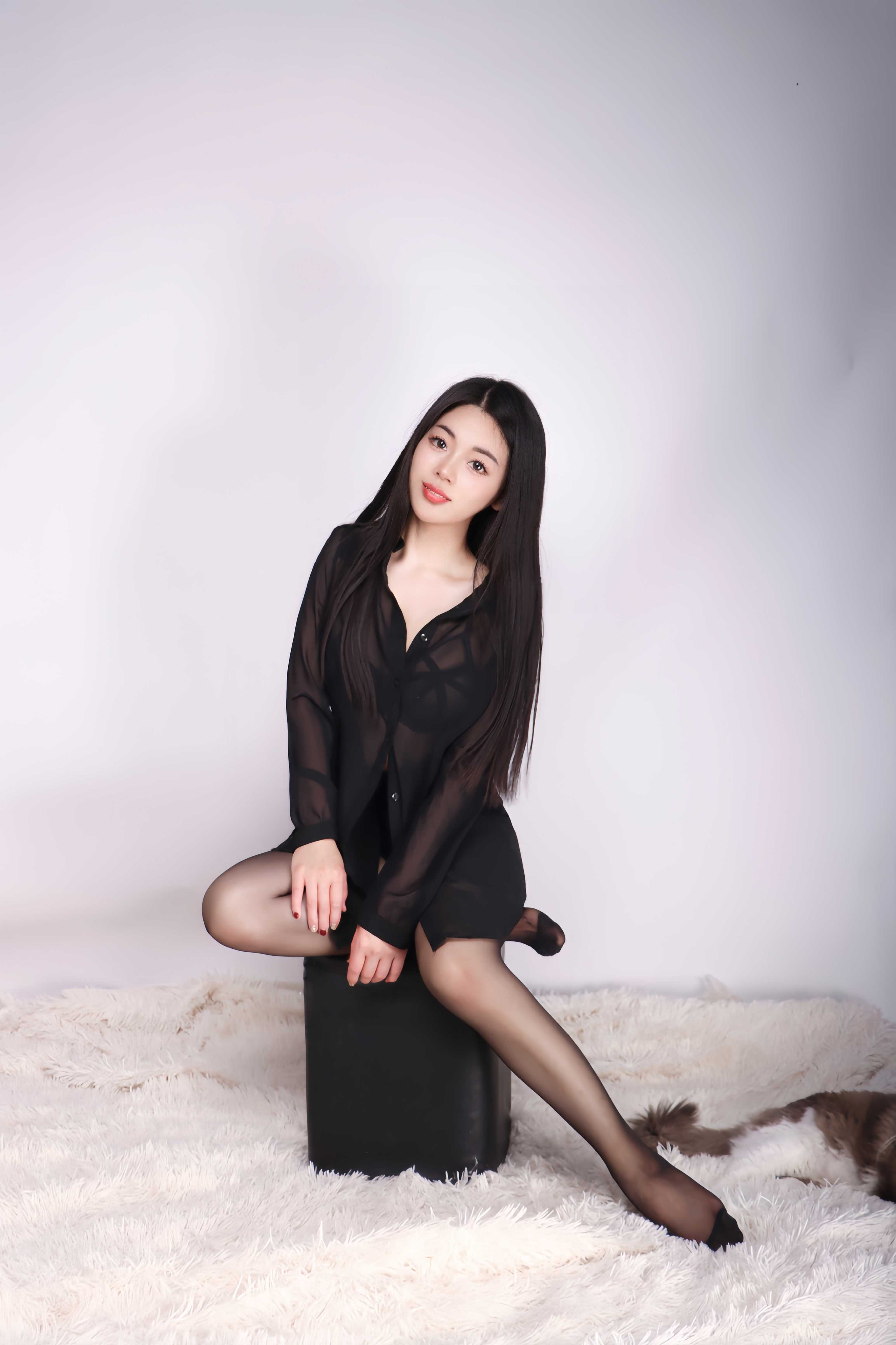 本人兼职，是学瑜伽的，希望能遇到一位有素质涵养的哥哥帮忙，其他的勿扰