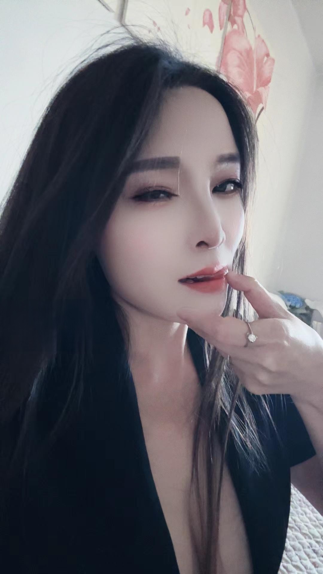 很不错的漂亮妹子一枚