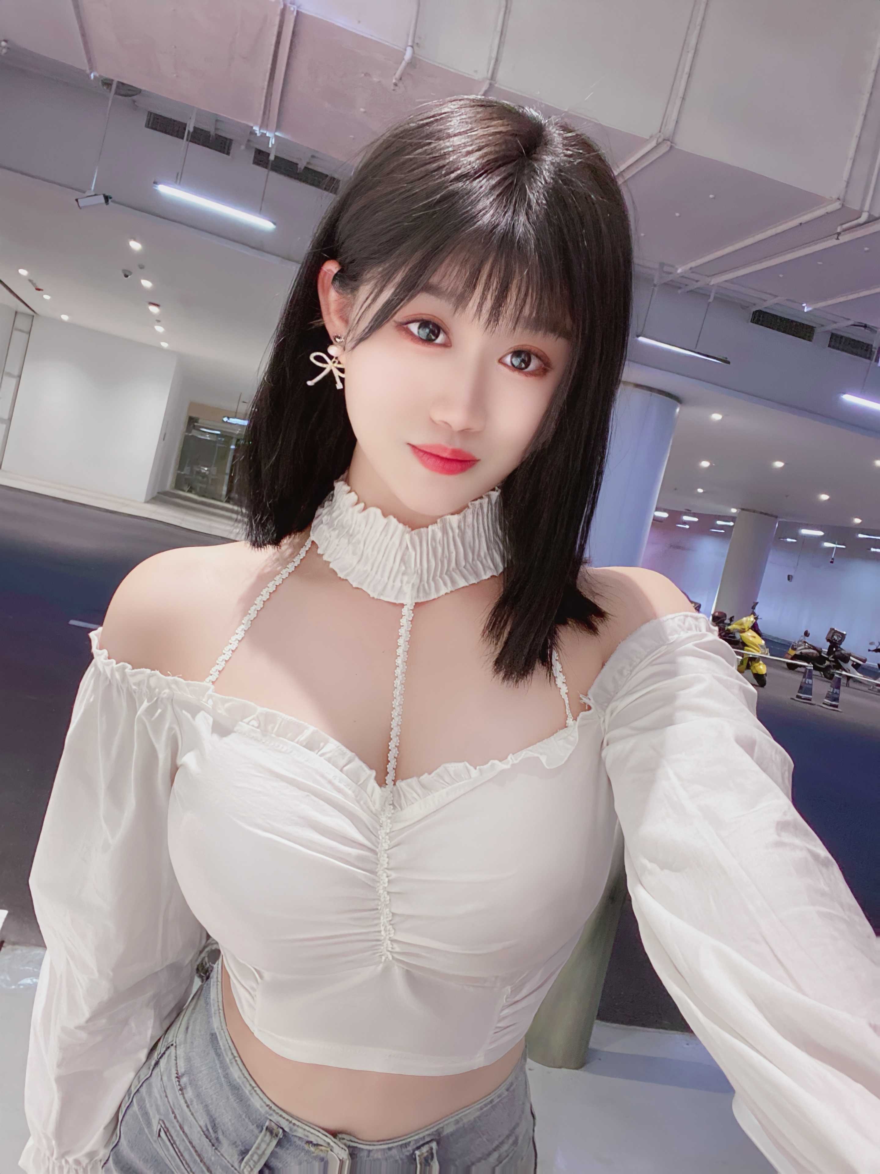 有哥哥来找我玩吗