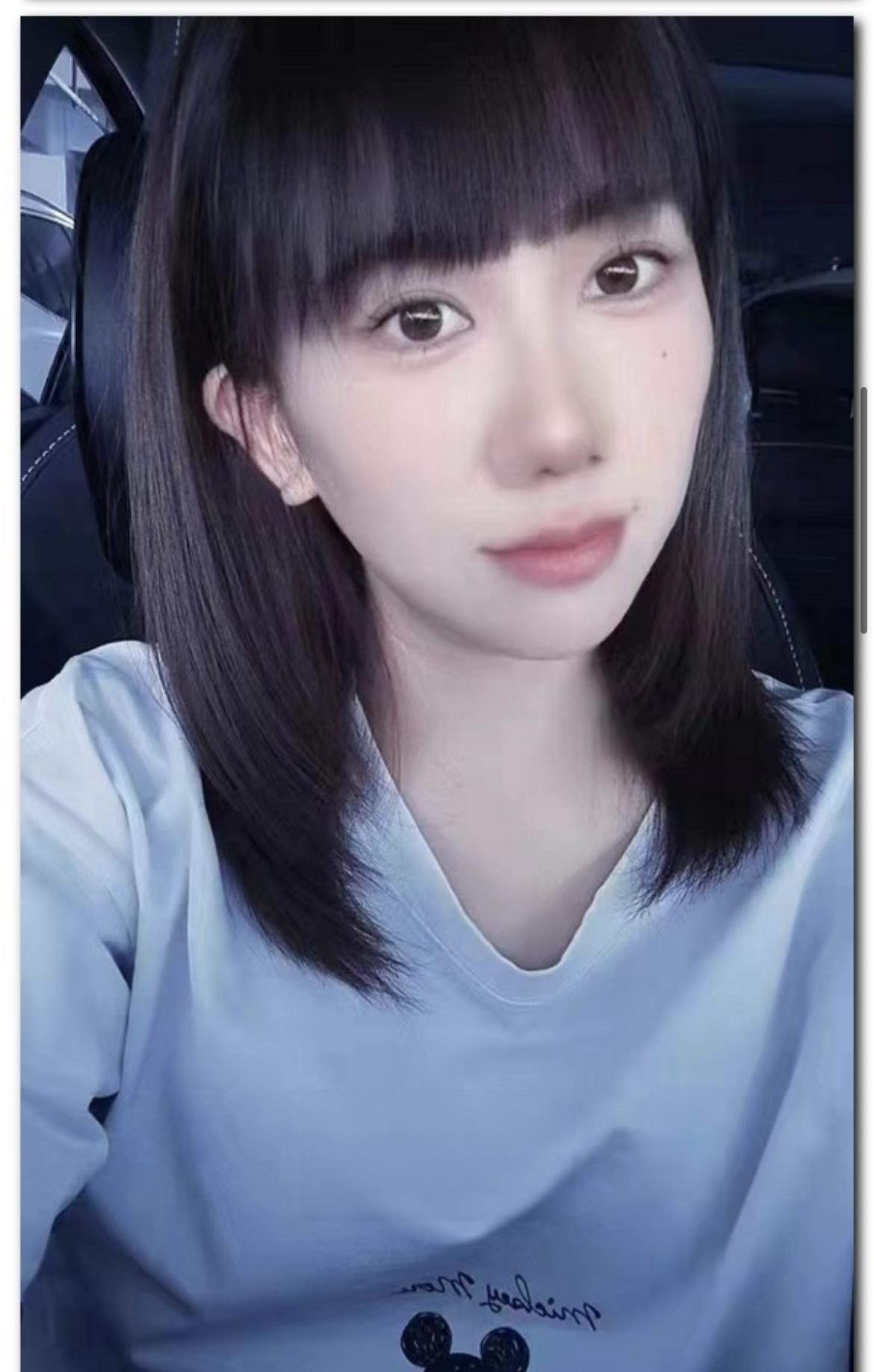 感觉很年轻的妹子