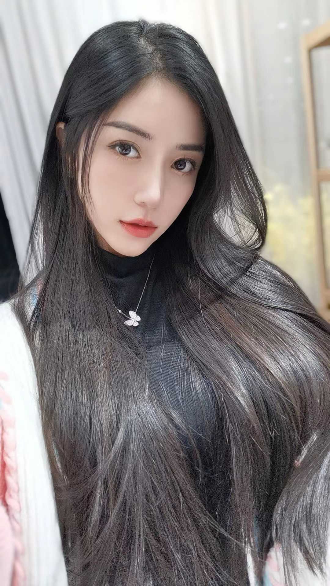 新人小姐姐肉肉的手感