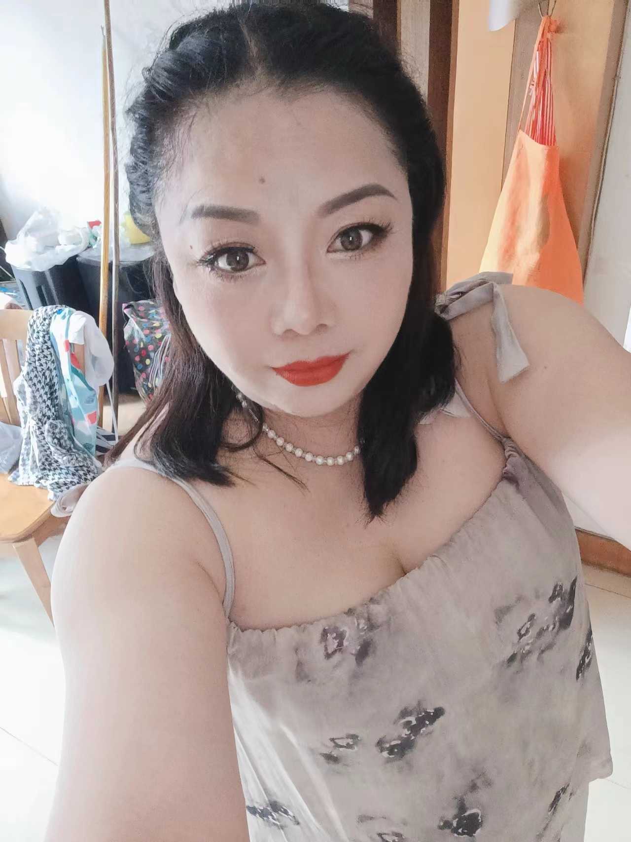 丰臀美乳的熟女